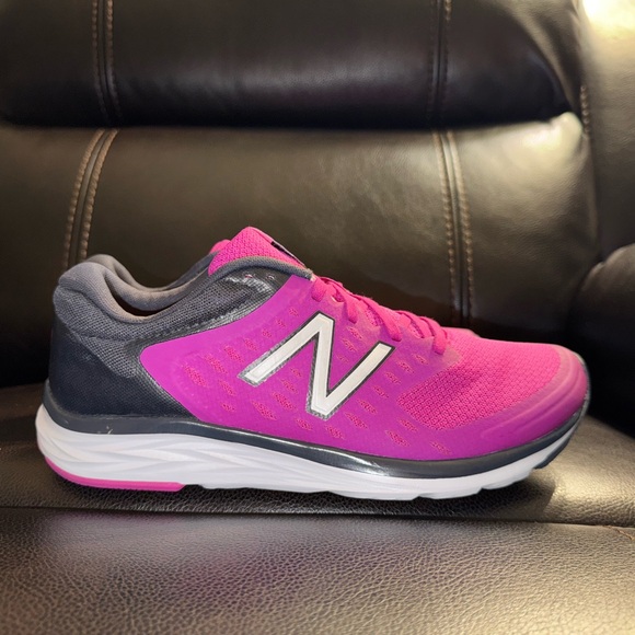 New Balance Women’s  490 V5 Running Shoe size 10.5 - Picture 6 of 6